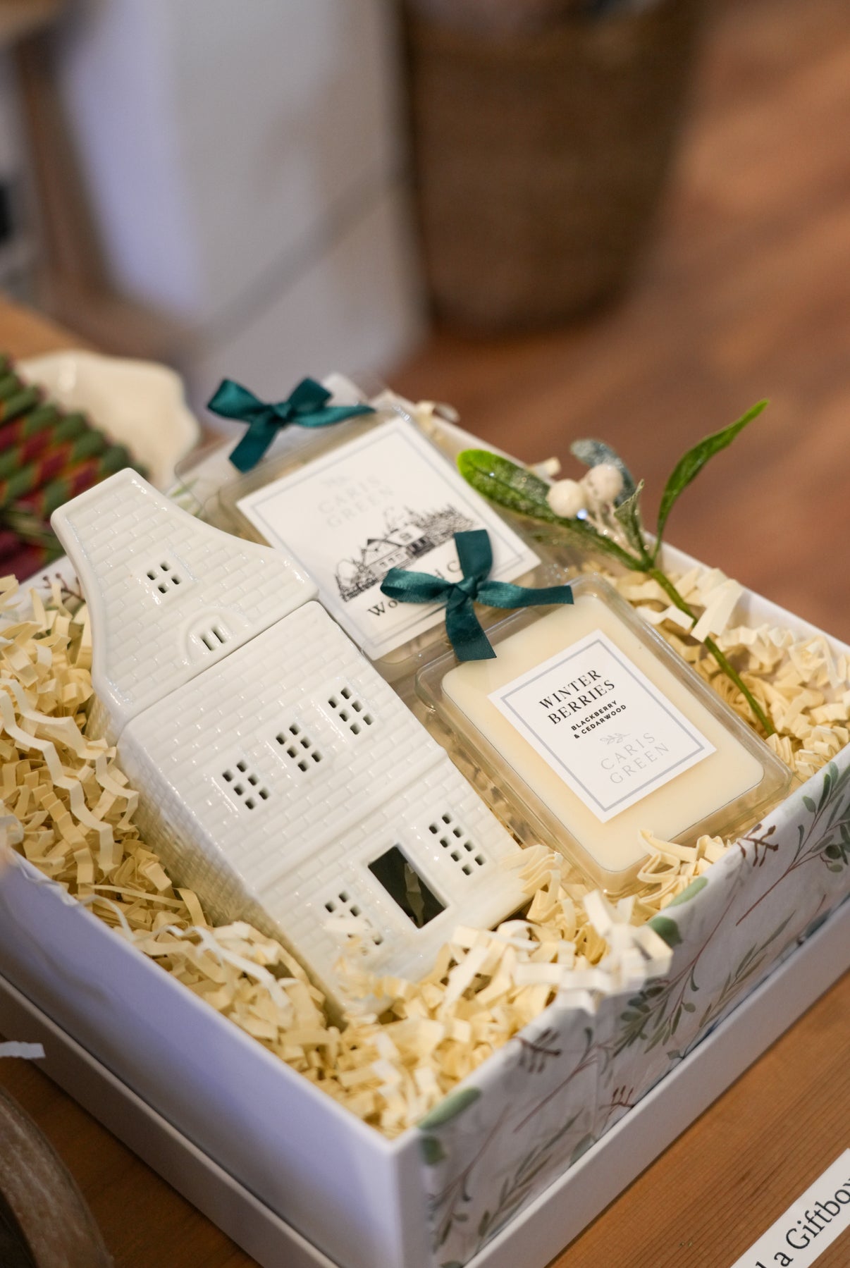 Christmas Wax Melt x2 & Nordic House Burner Gift Box - Caris Green