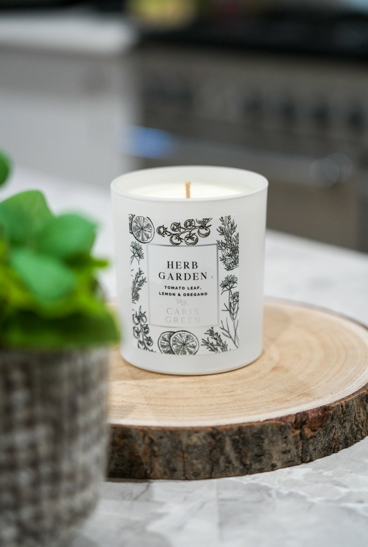 Herb Garden ~ Tomato Leaf, Lemon & Oregano / Scented Candle / Natural Wax - Caris Green