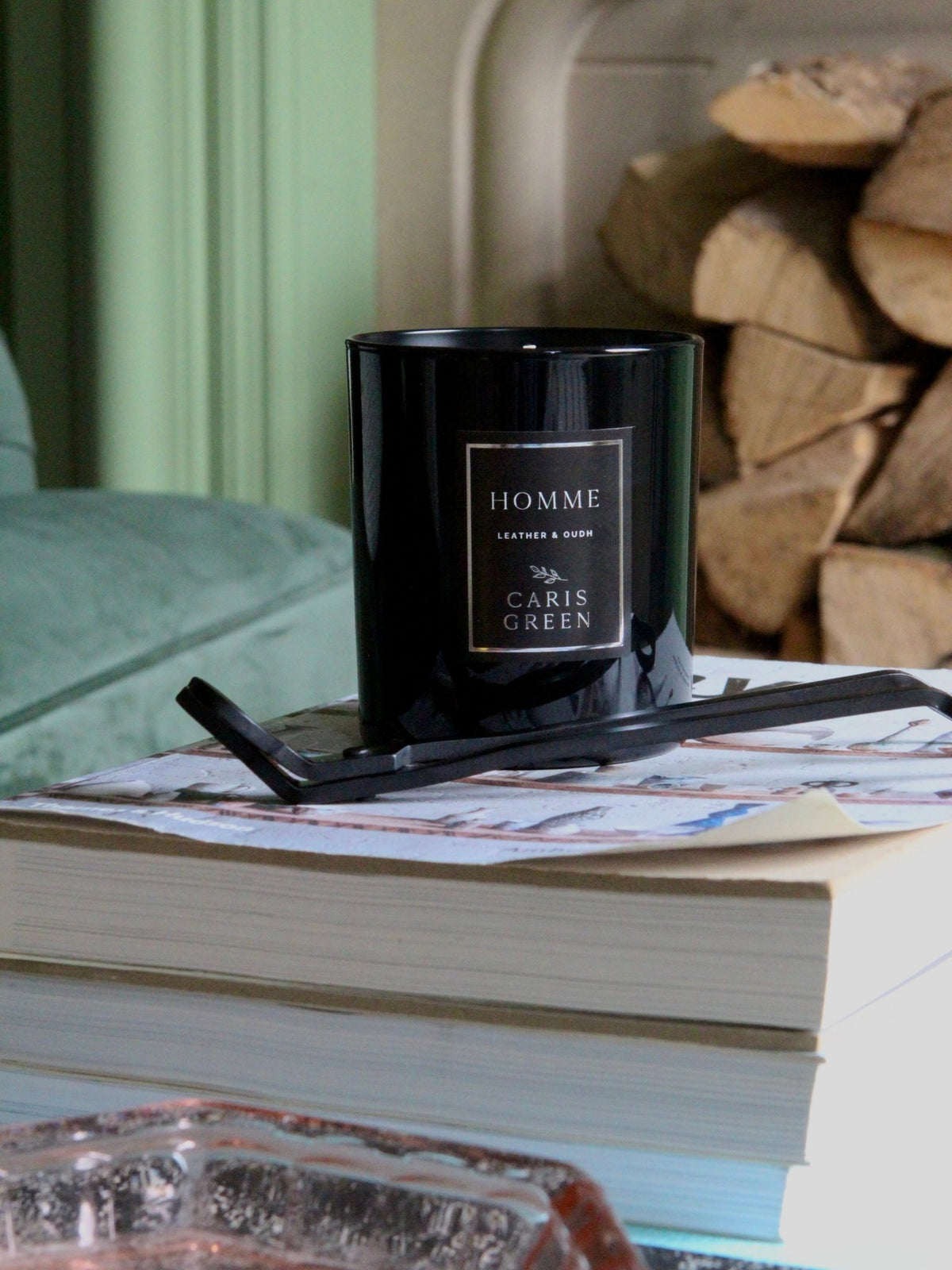 Homme Masculine Scented candle MANDLE / Leather & Oudh / Scented Candle / Natural Wax - Caris Green