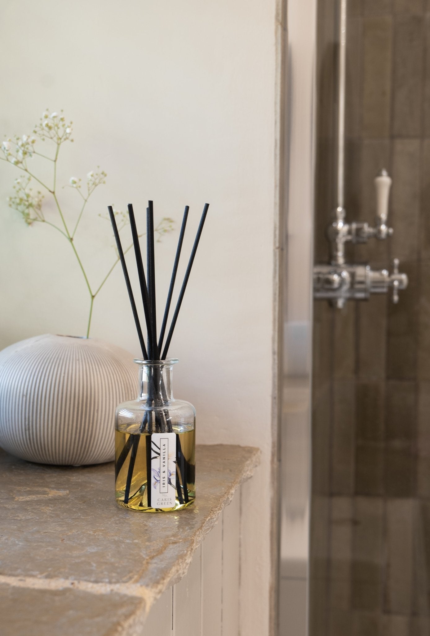 Iris & Vanilla / Reed Diffuser - Caris Green