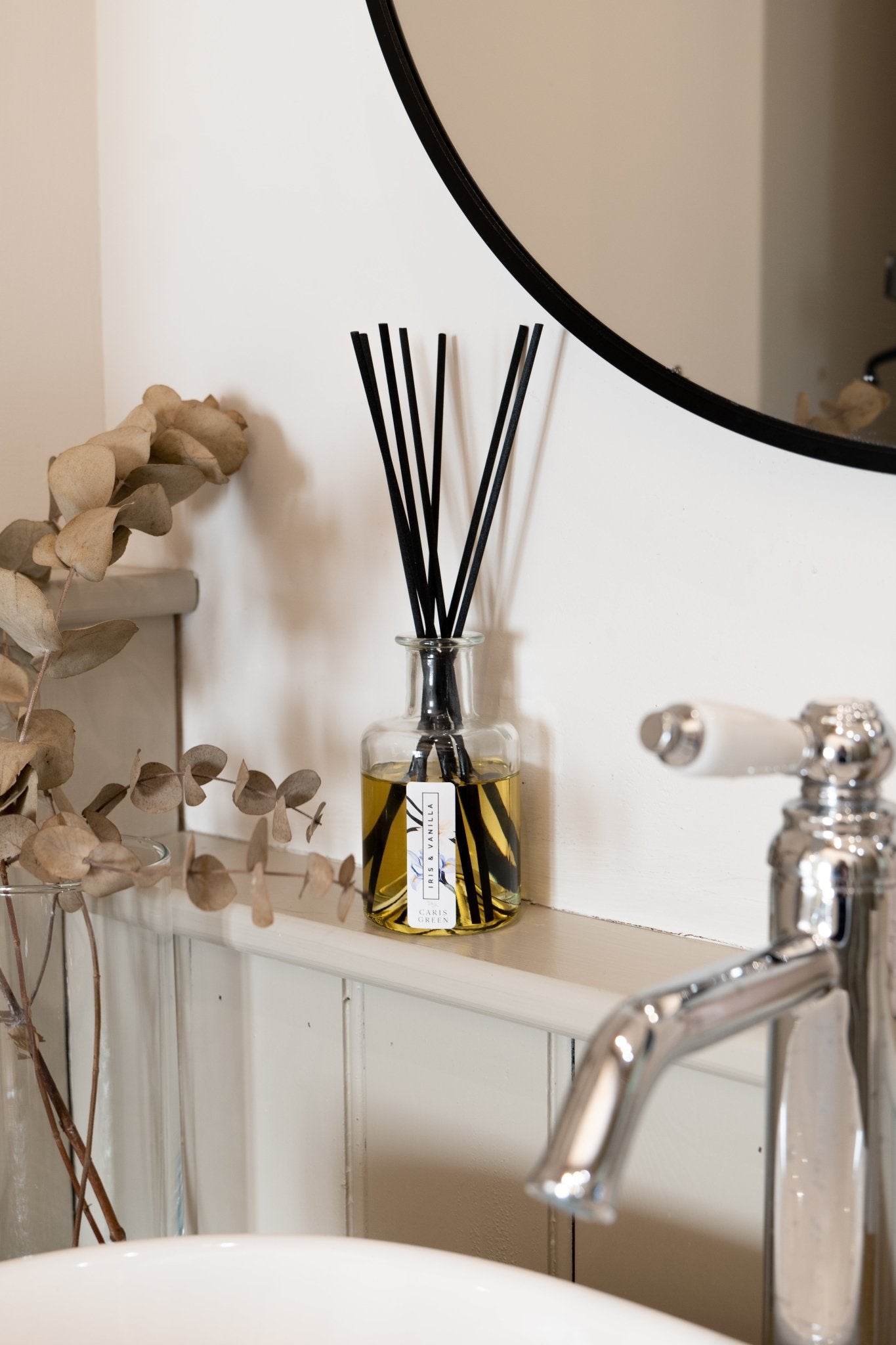 Iris & Vanilla / Reed Diffuser - Caris Green