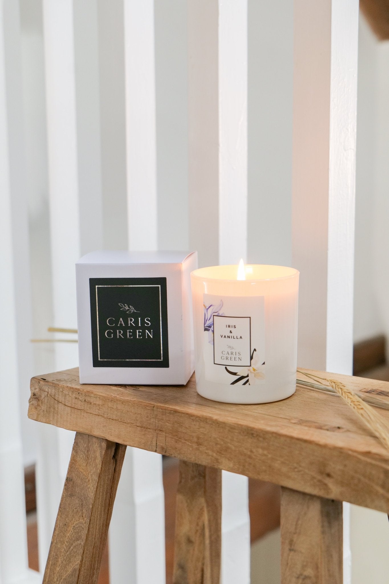 Iris & Vanilla / Scented Candle / Natural Wax - Caris Green