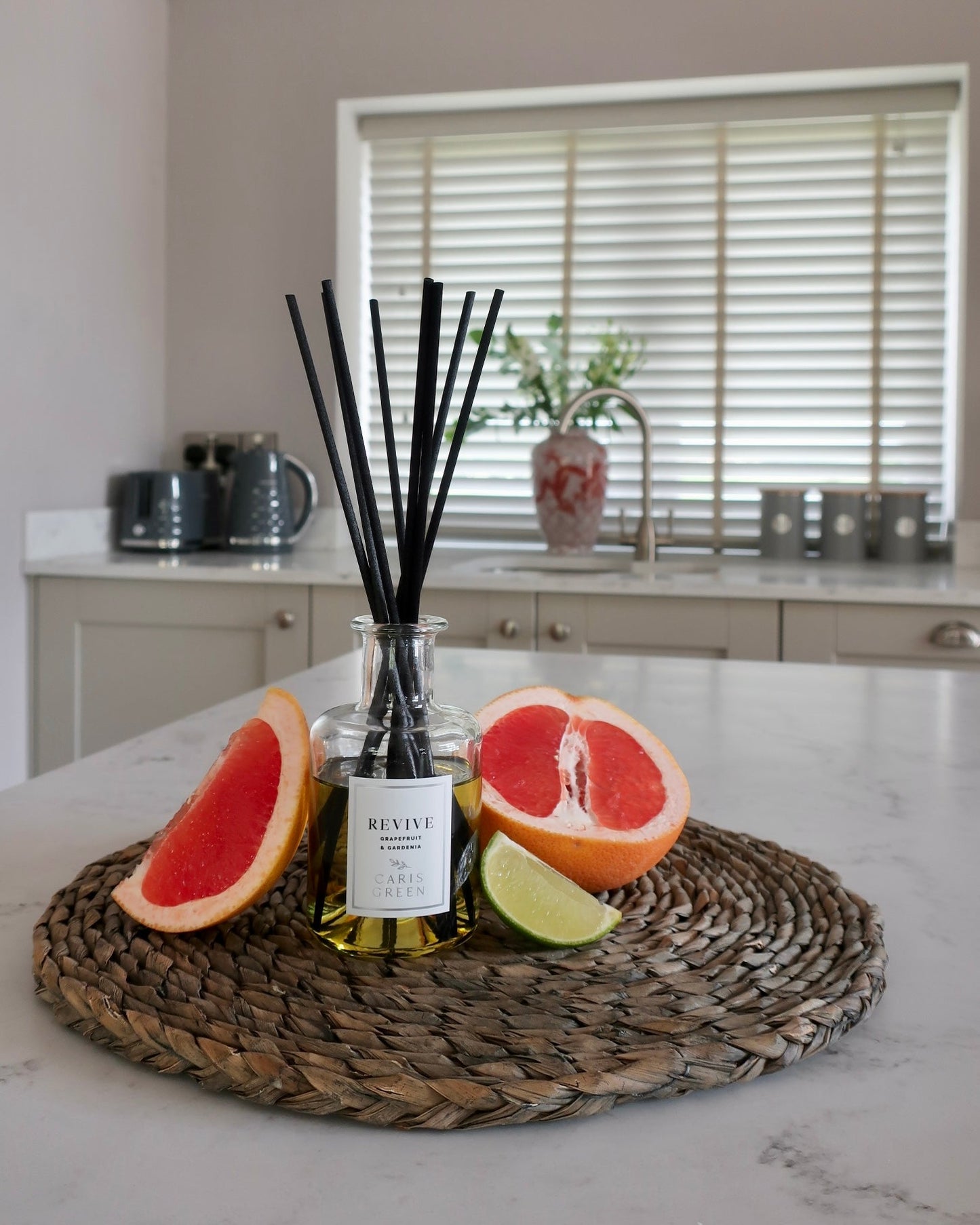 Revive - Grapefruit & Gardenia / Reed Diffuser - Caris Green